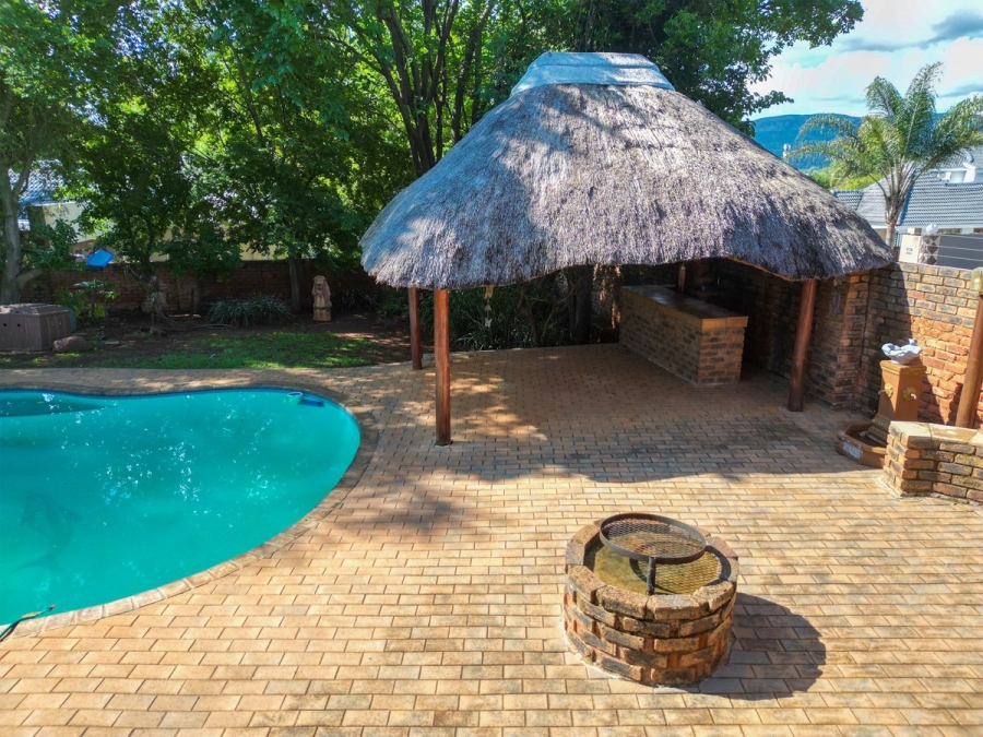 4 Bedroom Property for Sale in Ifafi North West